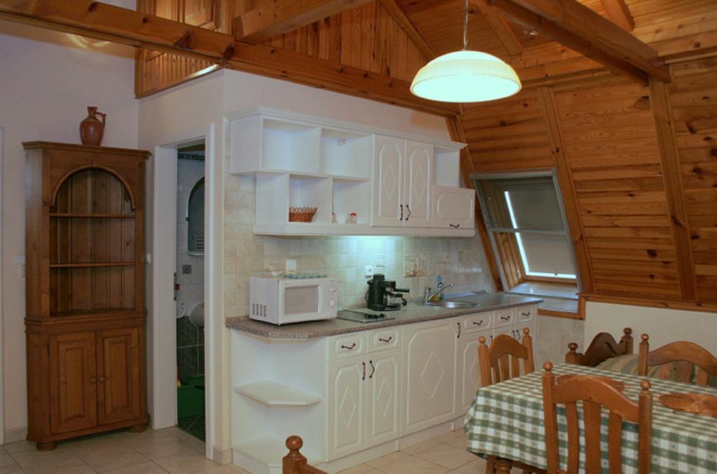 Margareta Apartmanhaz Apartment Hajduszoboszlo Bilik gambar